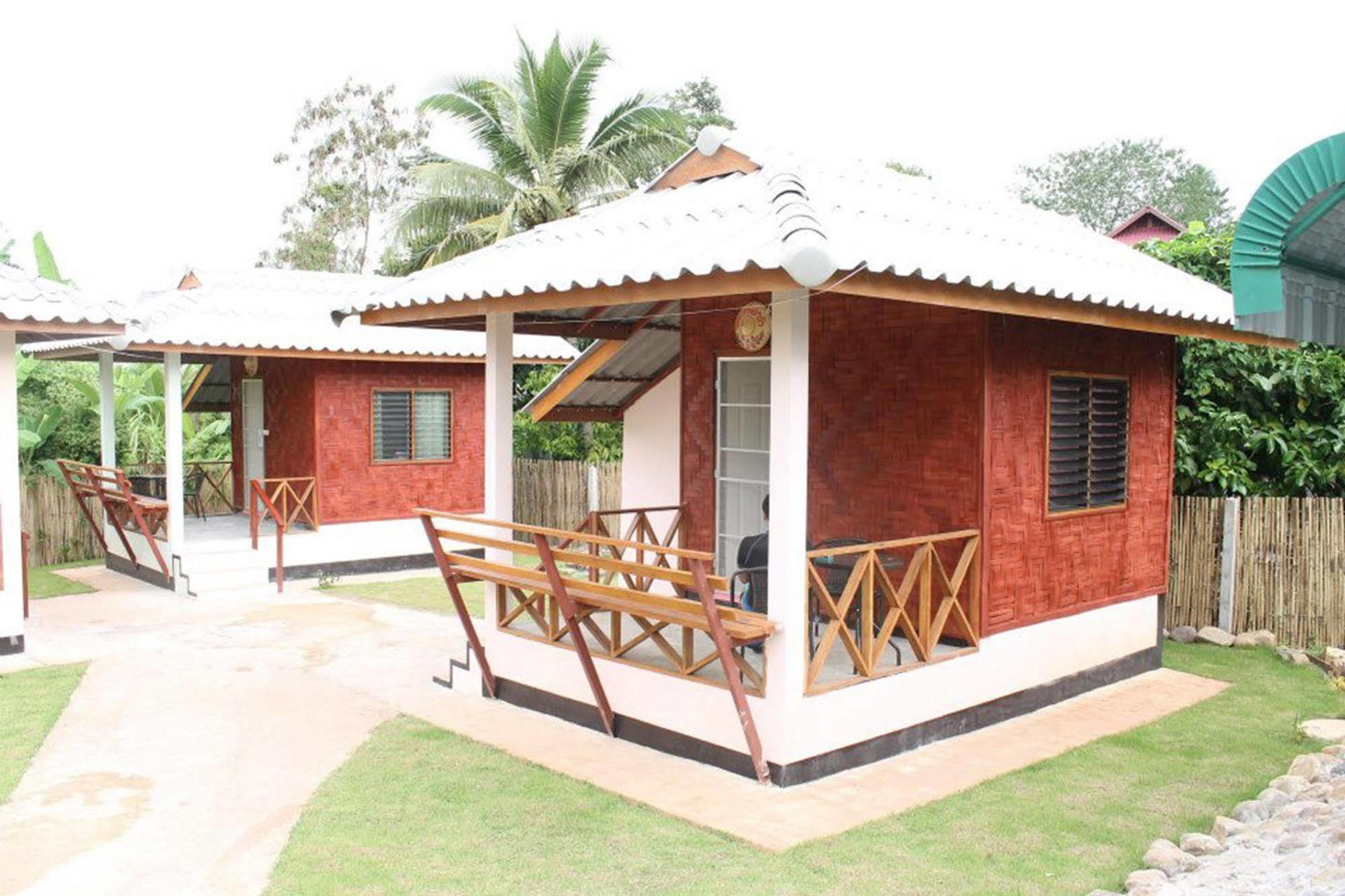 Sarm Mork Guest House Mae Hong Son Exterior photo